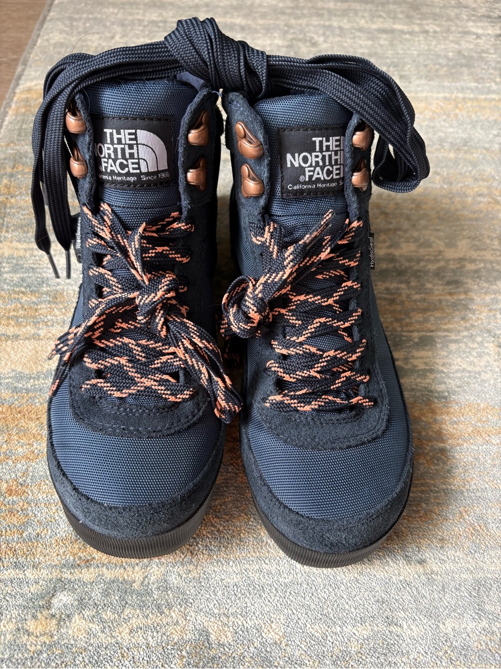 The North Face Women’s Back-To-Berkeley Size 7.5